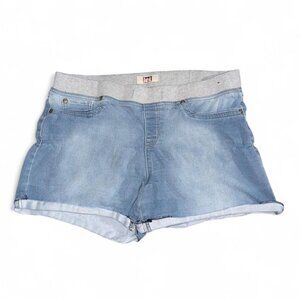 Comfy Elastic Waist Denim Shorts 👖  Super comfy and casual light wash denim sho